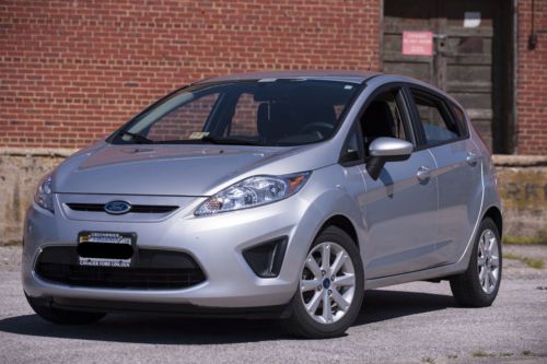 2012 ford fiesta, remote start/heated seats, 25k miles, auto